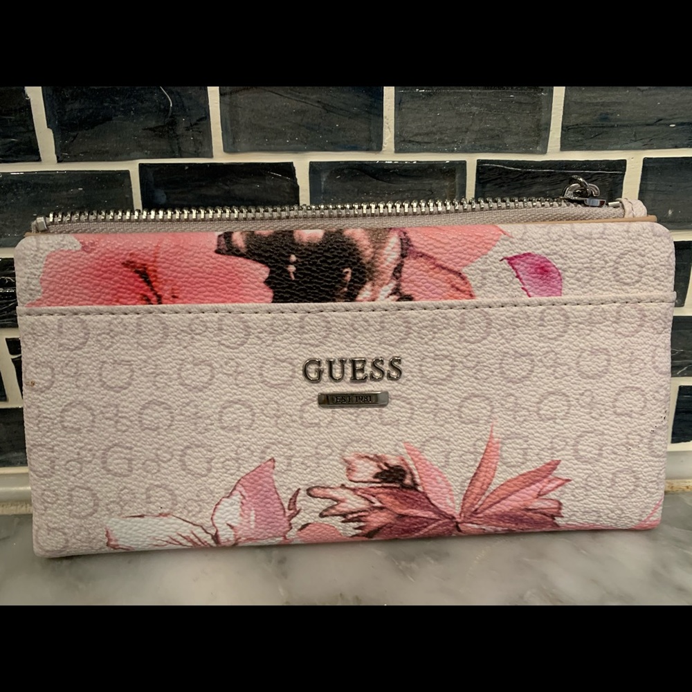 NEW Guess Pink Floral Check Organizer Wallet